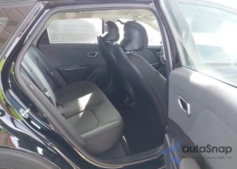 2025 Kia K4 Lxs из США, поврежденный, VIN 3KPFT4DE3SE093699